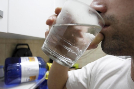 La Comisión Europea plantea subir el IVA al agua y la vivienda