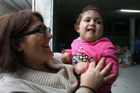 La pequeña Alma necesitaba unas sillas especiales. La pequeña Alma necesitaba unas sillas especiales.