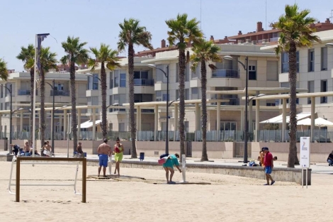 El desplome del precio de las viviendas acelera en 2013