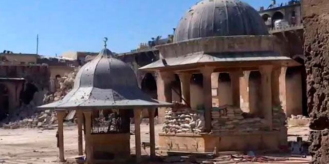 Captura de un vídeo que muestra el minarete caído.| Afp Captura de un vídeo que muestra el minarete caído.| Afp