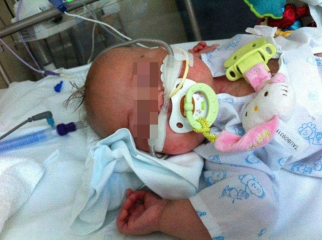 Celia, de nueve meses, padece una cardiopatía congénita. | E. M.