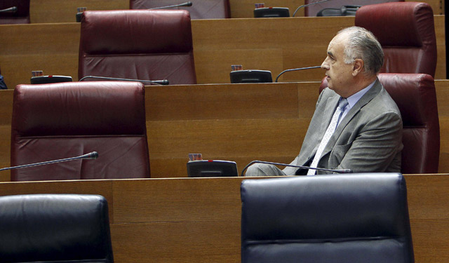 Rafael Blasco, sentado en su escaño de las Cortes Valencianas. | José Cuéllar