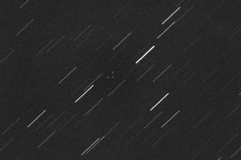 Asteroide 2013 LR6 (punto en el medio de la imagen), captado por un telescopio. | NASA