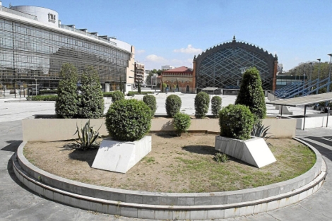 En primer término, la parcela de Plaza de Armas perteneciente a Adif. | C. Márquez
