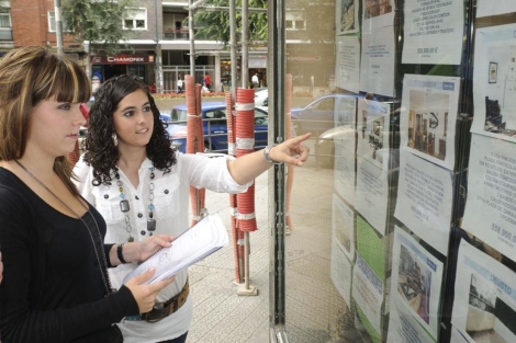 Sólo dos de cada 10 jóvenes menores de 30 años disponen de casa en alquiler o propia