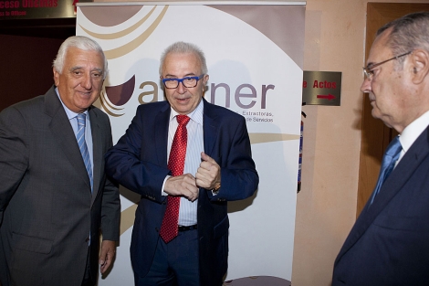 El consejero de Economía, José Sánchez Maldonado, en las jornadas de minería. | Conchitina