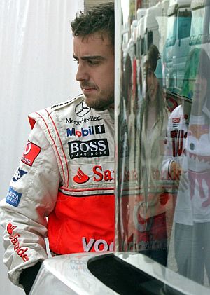 Fernando Alonso, en Barcelona. (Foto: EFE)