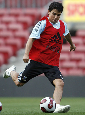 Saviola, en el Camp Nou, en un entrenamiento con la selección argentina. (Foto: REUTERS)