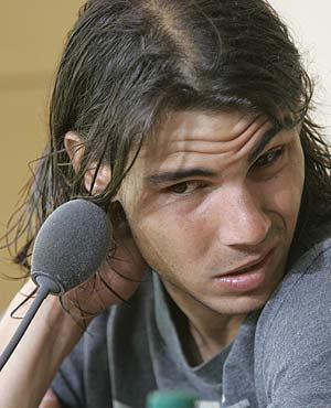 Nadal responde a los periodistas en la rueda de prensa antes de la final. (Foto: