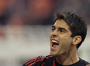 Kaka celebra un tanto. (Foto: REUTERS)