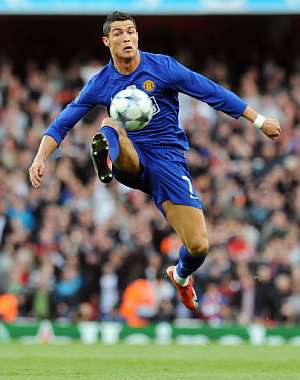 Cristiano Ronaldo, durante un partido con el United. (Foto: AFP)