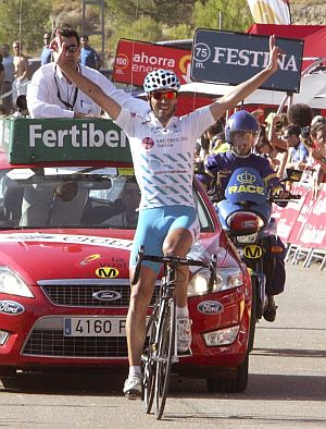 Gustavo Cesar Veloso primo al traguardo (foto EFE)