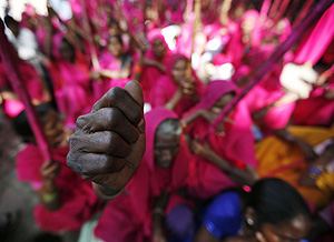 Un grupo de mujeres protesta en la India (Foto: AP | Mustafa Quraishi)