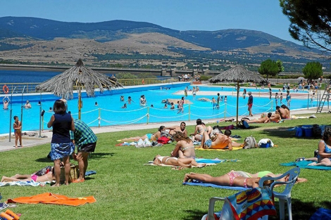 Gente en una piscina | El Mundo Gente en una piscina | El Mundo