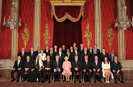 Foto de familia de la cumbre, presidida por la Reina de Inglaterra. | AFP
