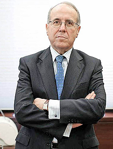 El presidente de la Comisi&oacute;n Nacional de Competencia, Luis Berenguer. | Bernab&eacute; Cord&oacute;n