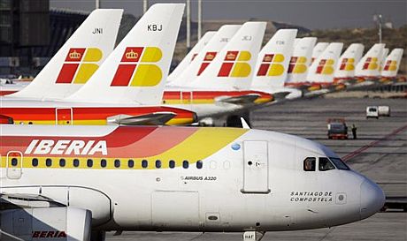 Aviones de Iberia en el aeropuerto de Barajas. | AP Aviones de Iberia en el aeropuerto de Barajas. | AP