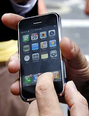 Imagen del teléfono de Apple. (Foto: REUTERS).