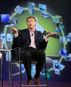 Por si el negocio de Internet fuera poco, Bill Gates ha entablado batalla con Sony y Nintendo por el negocio de las consolas. (Foto: AFP)