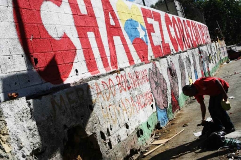 Un mensaje en la pared recuerda a Chávez.| Efe