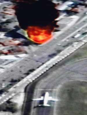 Tragedia:se estrella avion contra gasolinera. Unos 200 muertos.