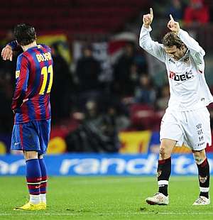 Capel celebra su gol en presencia de Bojan. (AFP)